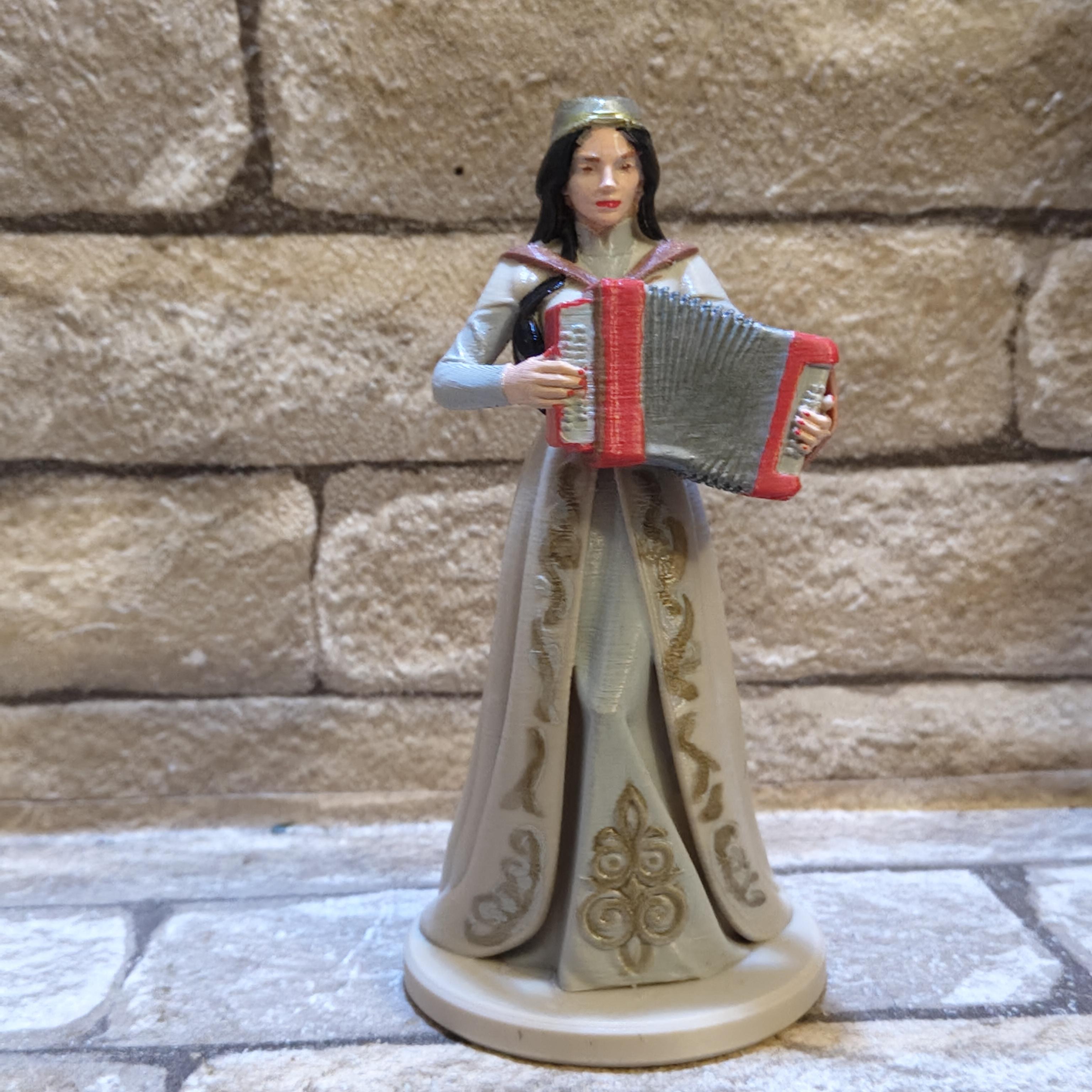 Adige PSAŞE SİNEJAN Akardiyon çalan Kız Figürü El boyaması biblo