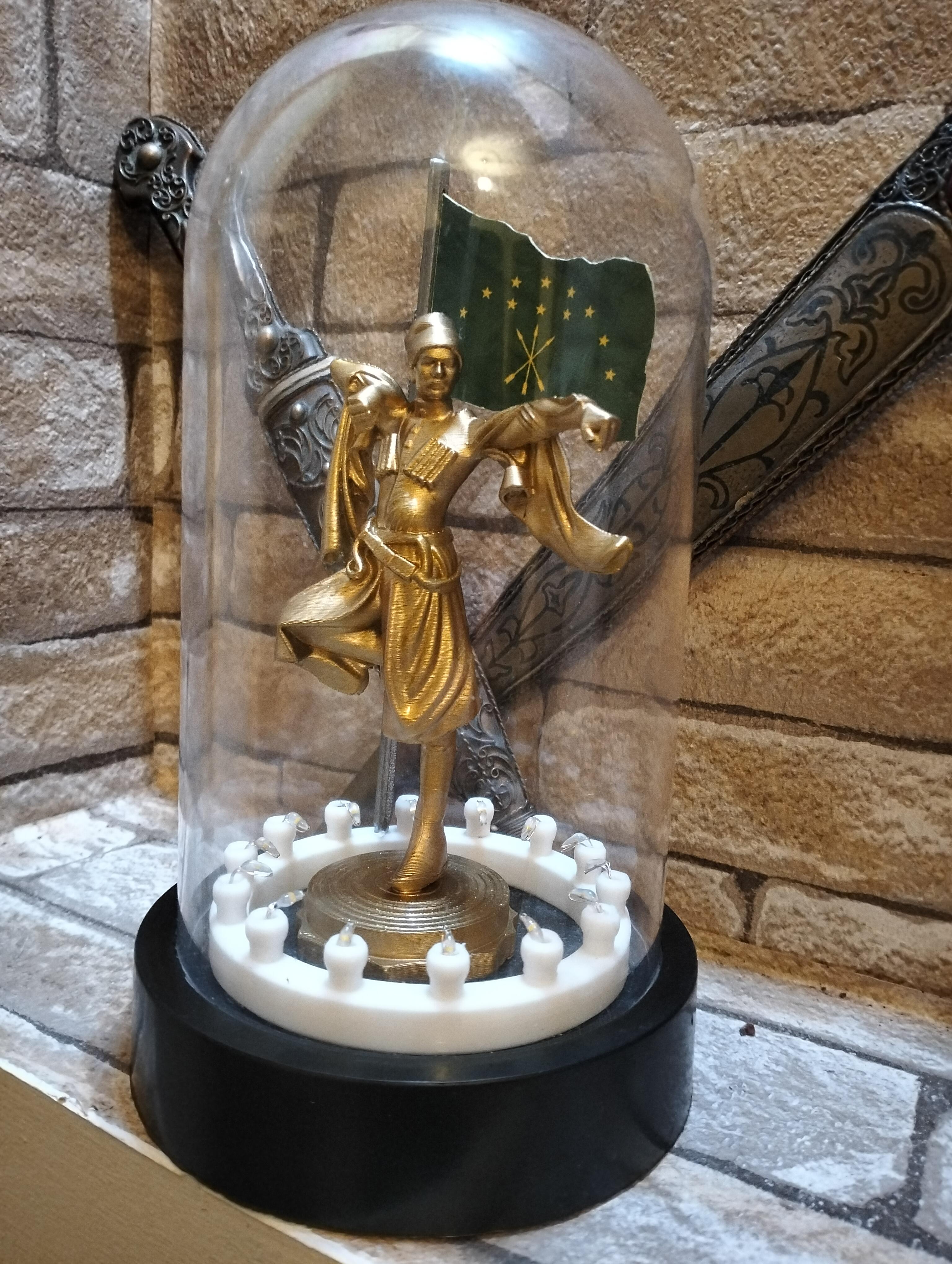 Adige Danscı  Figürü gold Işıklı fanus içinde